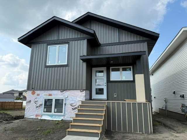12 Memorial Parkway — photo 1
