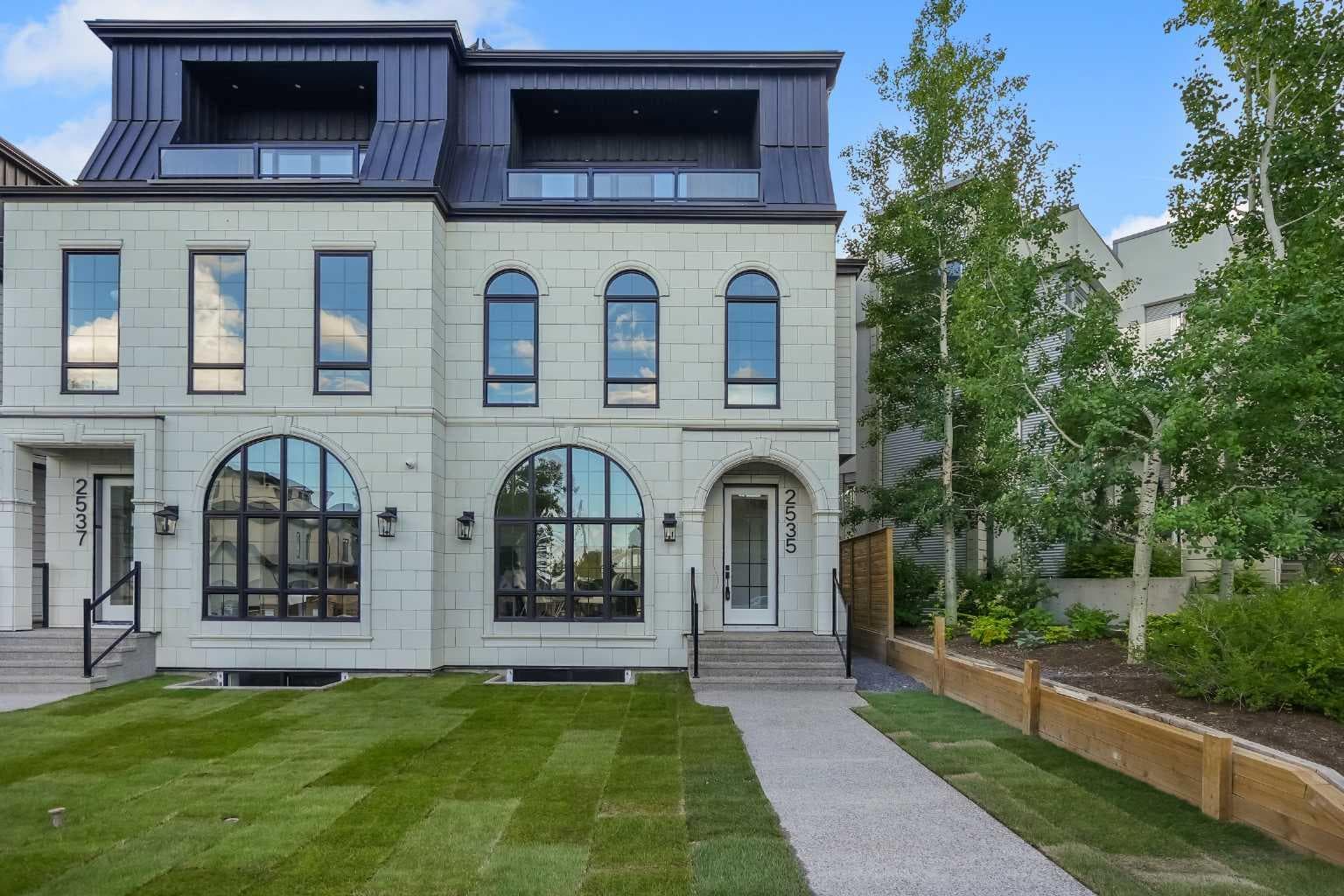 2535 19 Street SW — photo 1