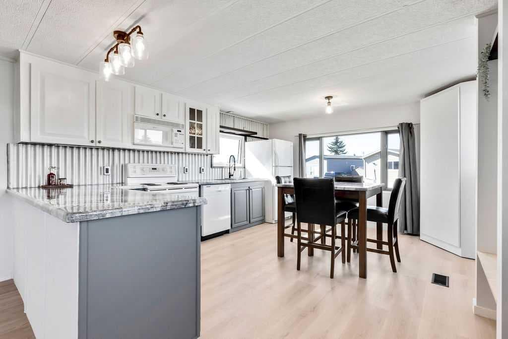 364, 6220 17 Avenue SE — photo 4