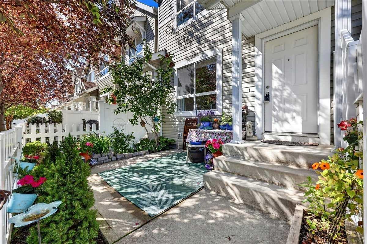 68 Tuscany Court NW — photo 5