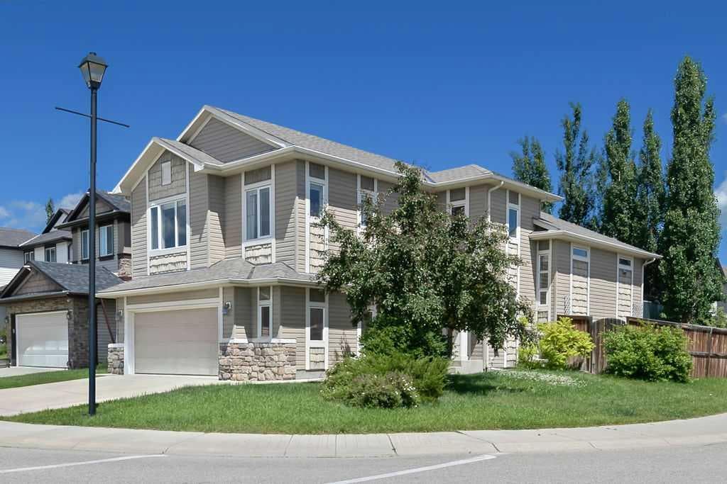 100 Hawkmere Way — photo 2