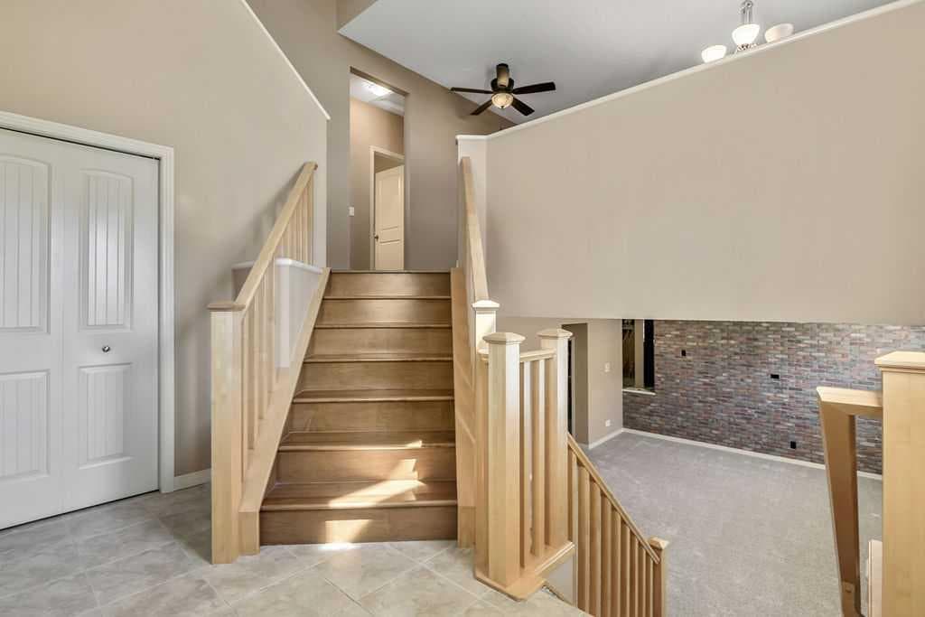 100 Hawkmere Way — photo 4