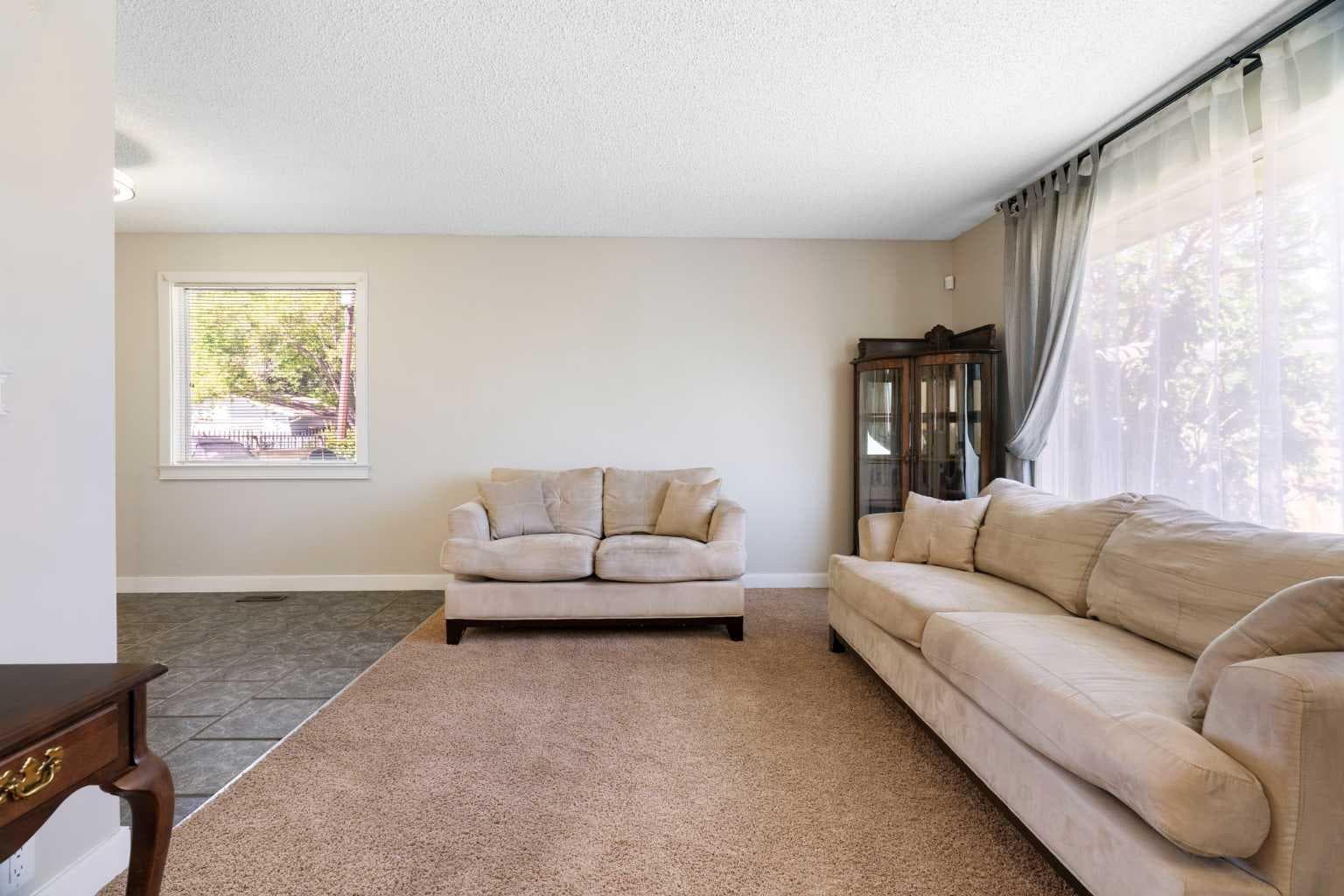 76 Pinebrook Close NE — photo 4