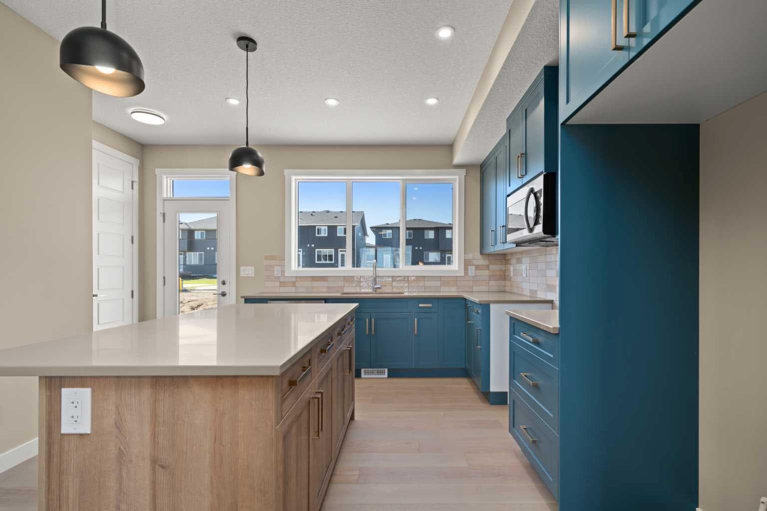 676 Sora Boulevard SE — photo 2