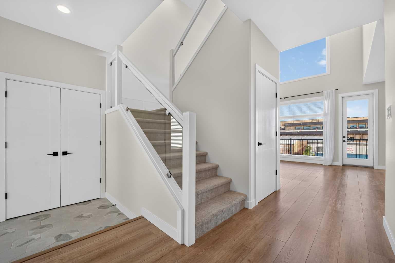 1039 Caledonia Place W — photo 3