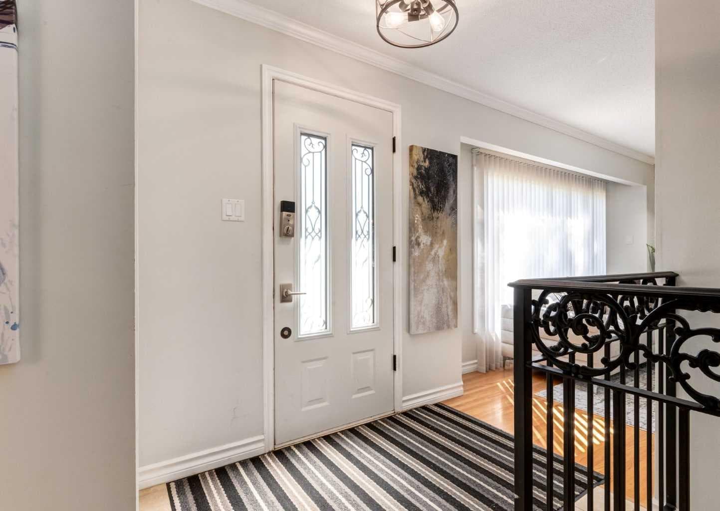 425 Woodland Crescent SE — photo 3