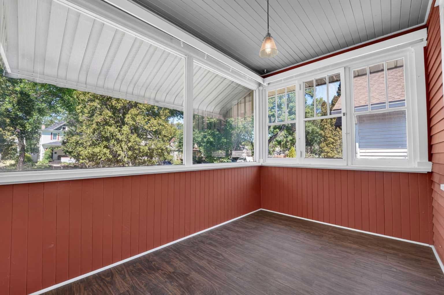 631 14 Street S — photo 4