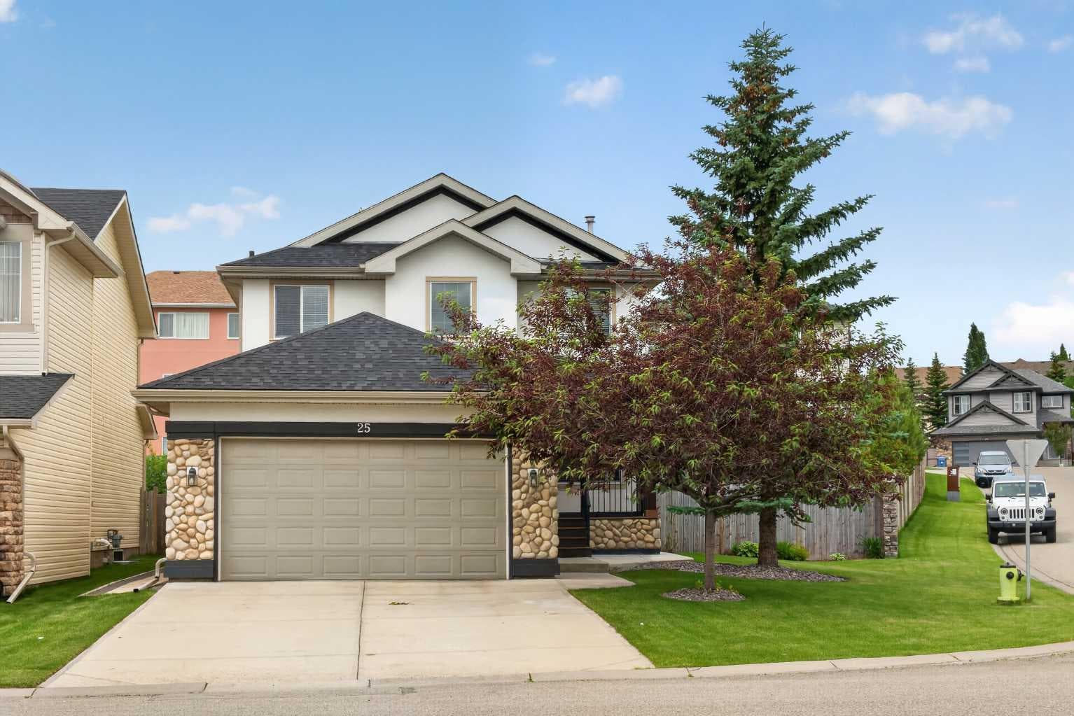 25 Panamount Rise NW — photo 1