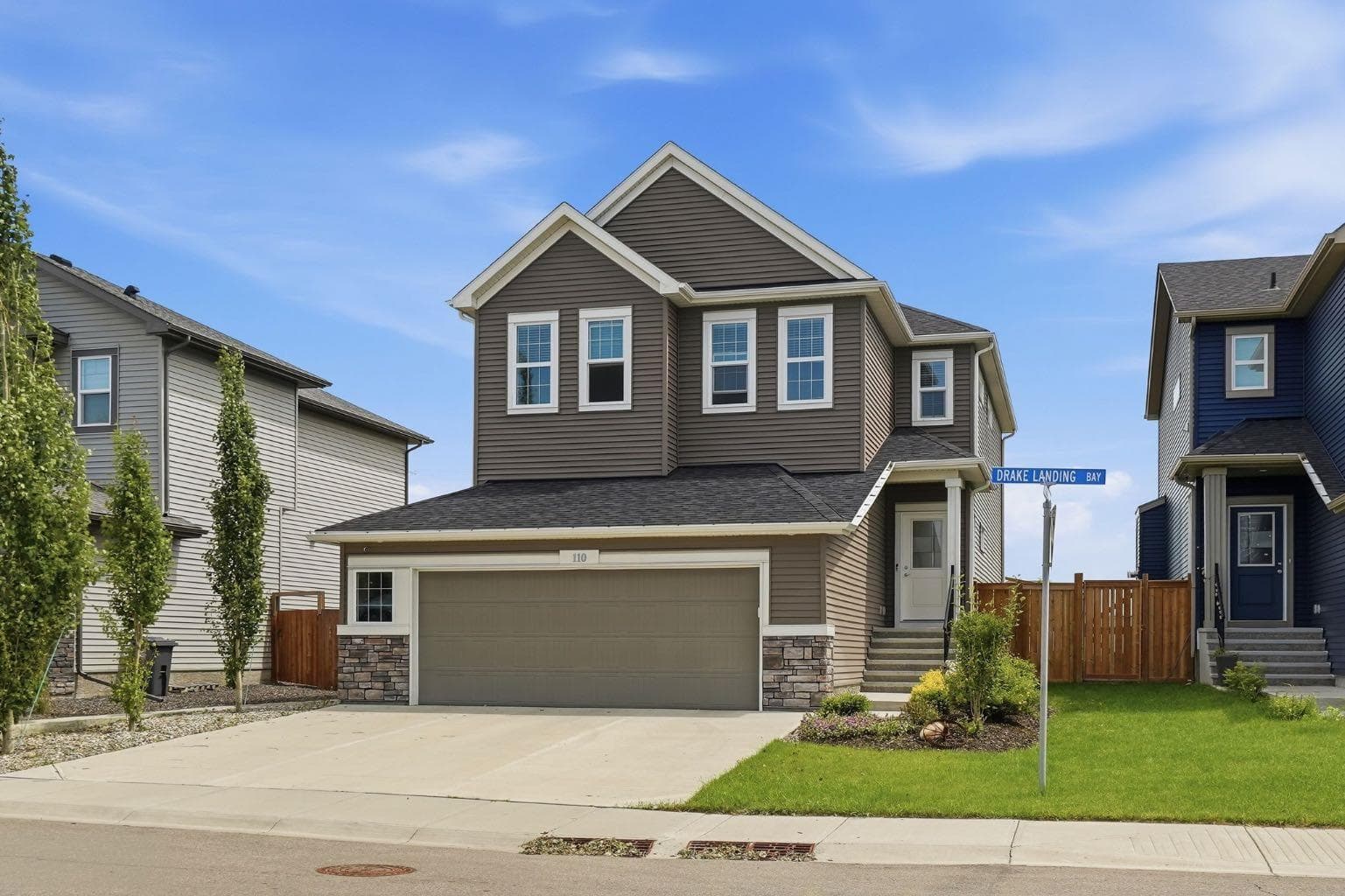 110 Drake Landing Gardens — photo 1