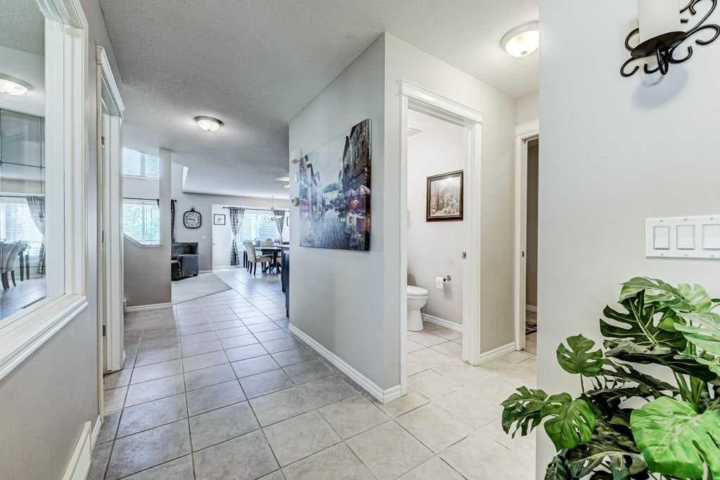11 Cranfield Link SE — photo 2