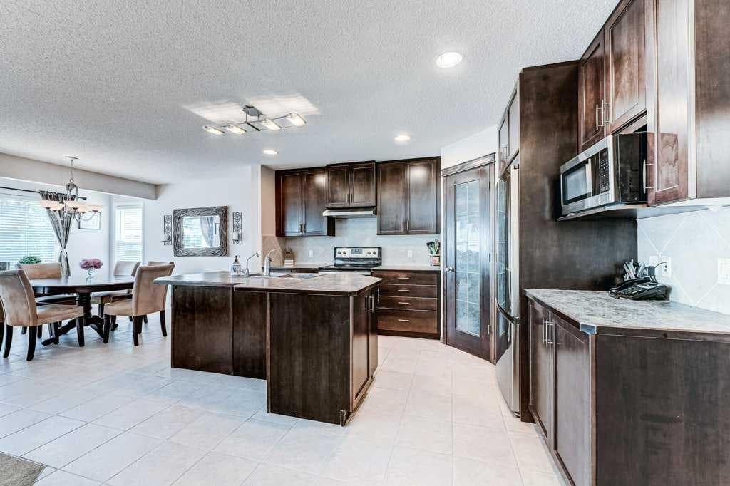 11 Cranfield Link SE — photo 4