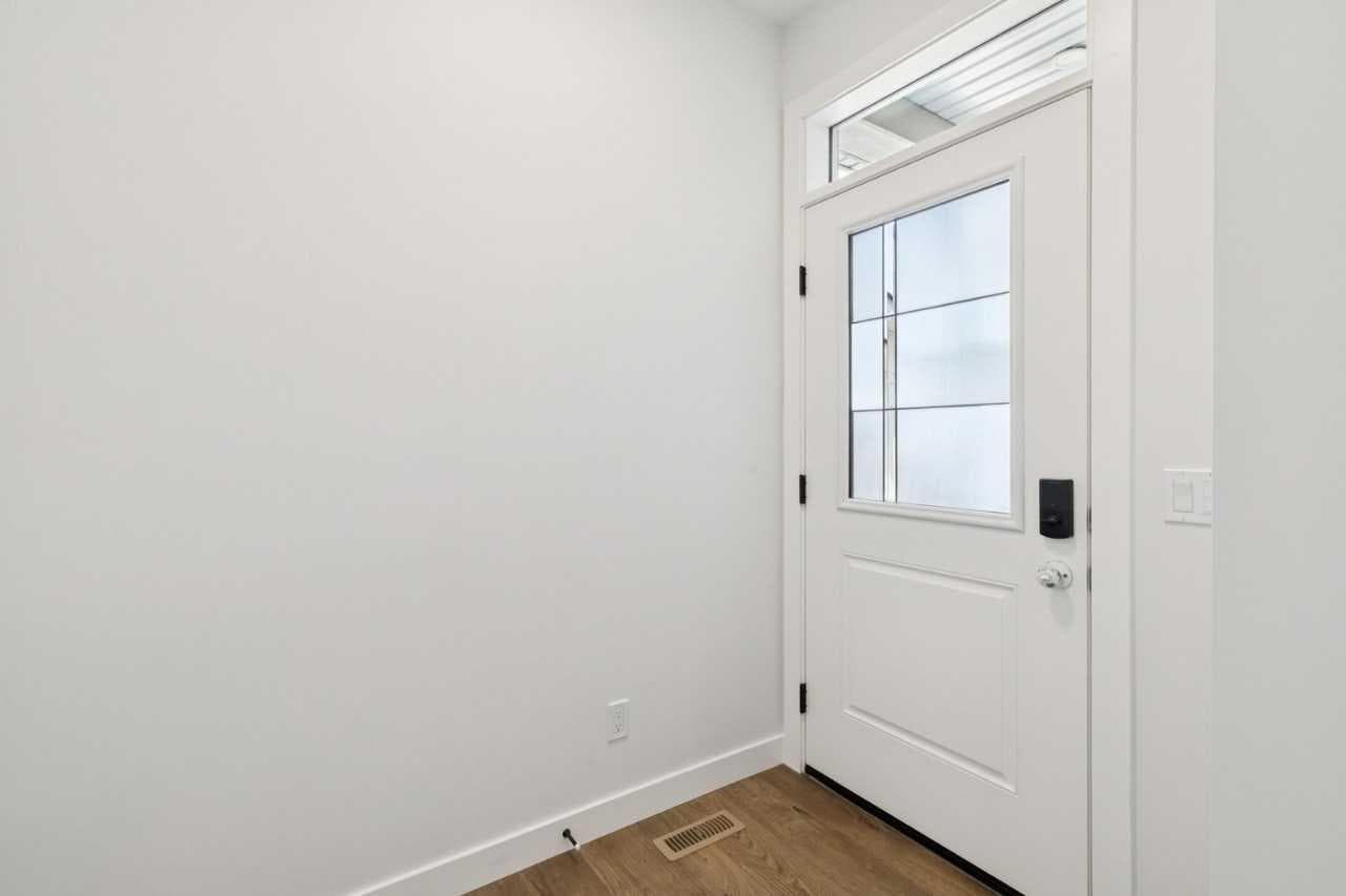 34 Hotchkiss Gardens SE — photo 4