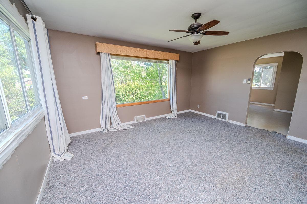 4241 41 Avenue — photo 3