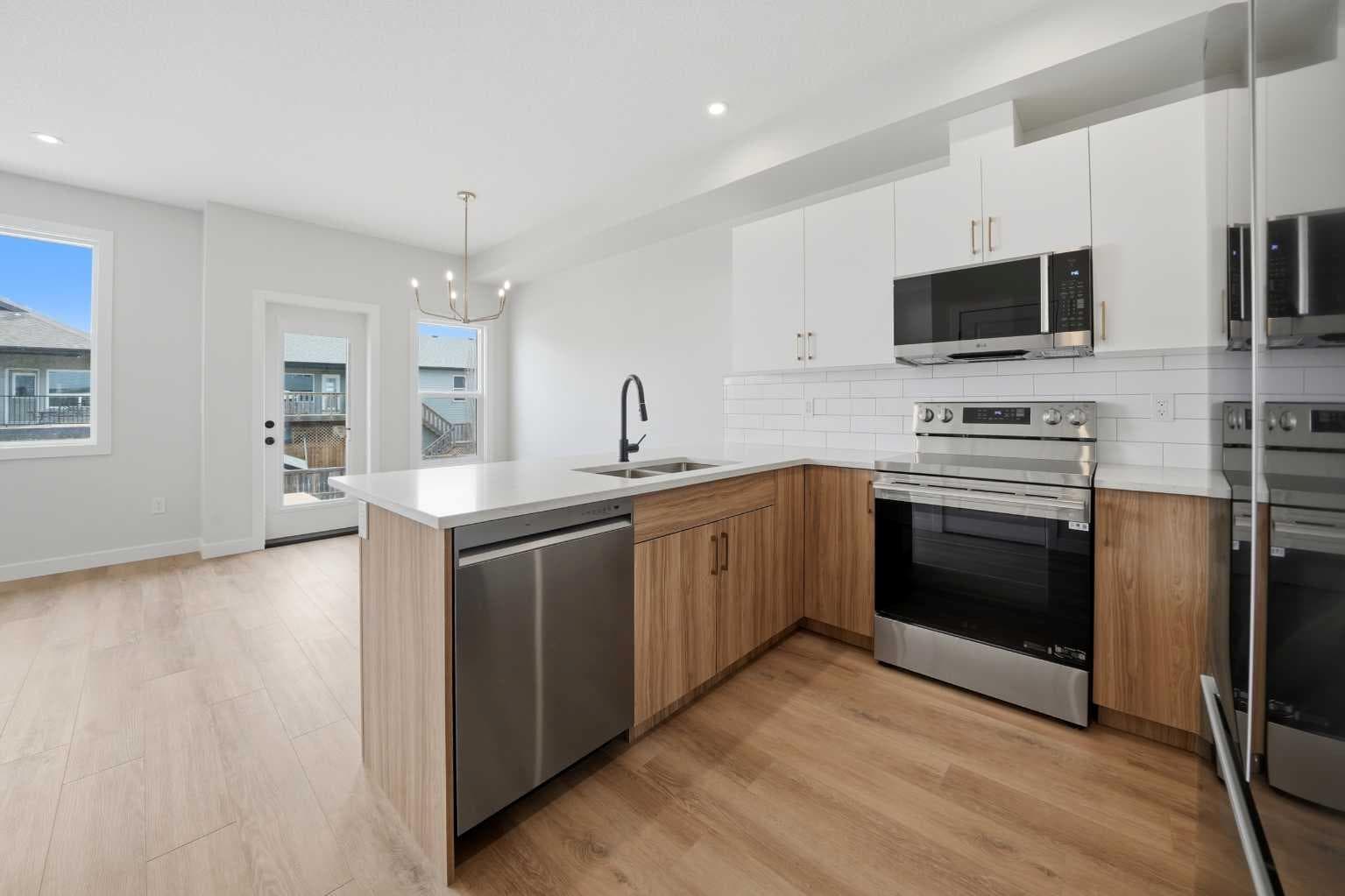 61 Pinnacle Close — photo 3