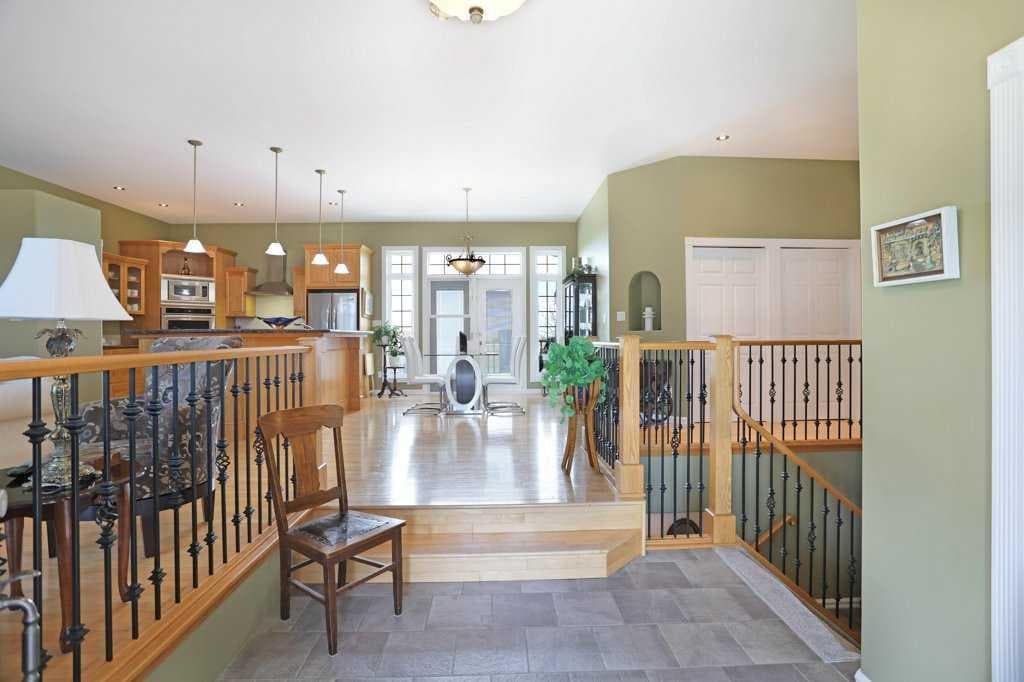 96 Greystone Close E — photo 3