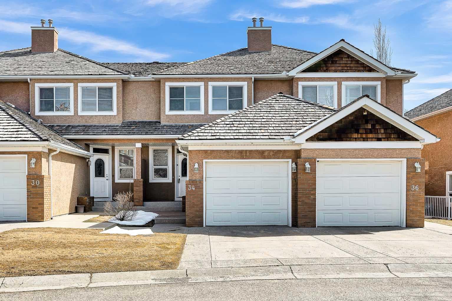 34 Royal Manor NW — photo 1
