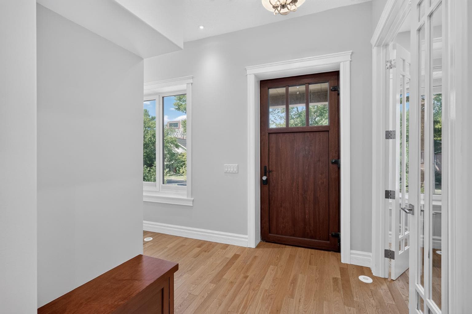 1640 16 Street SE — photo 2