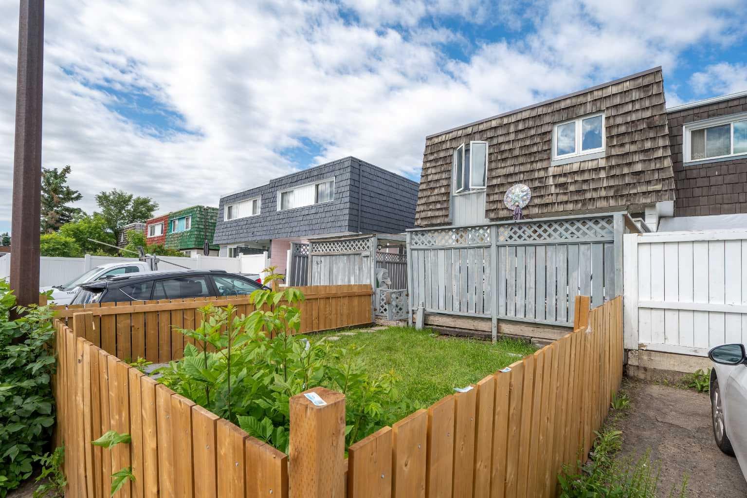 7627 24A Street SE — photo 2