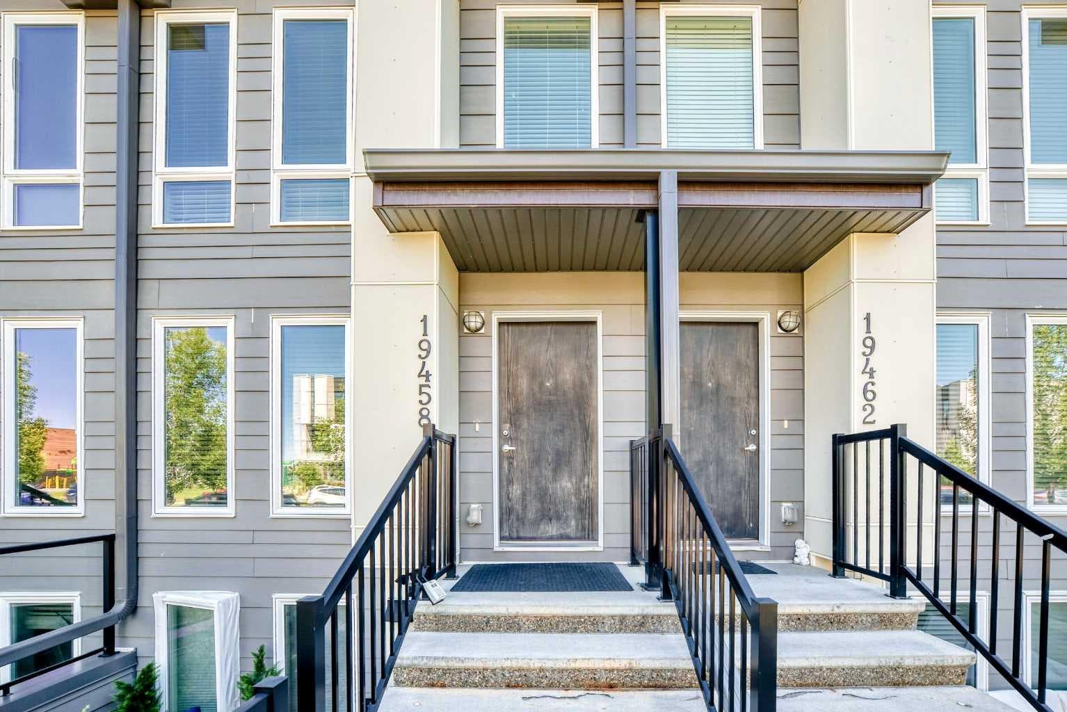 19458 37 Street SE — photo 1