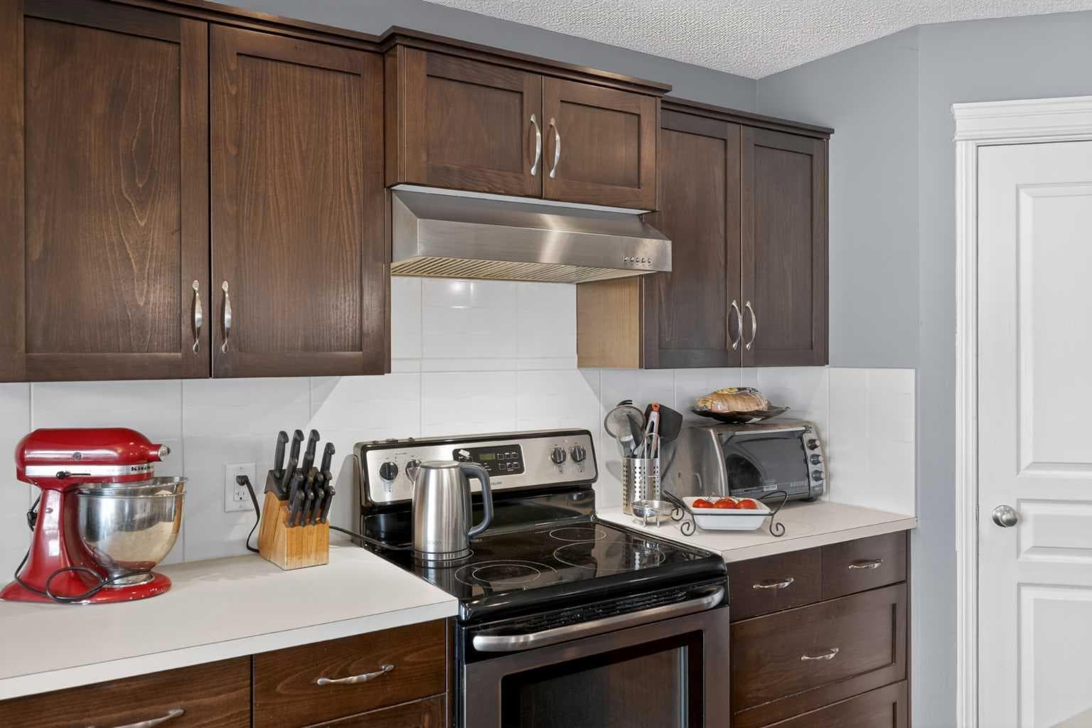 101 Elgin Meadows Manor SE — photo 4