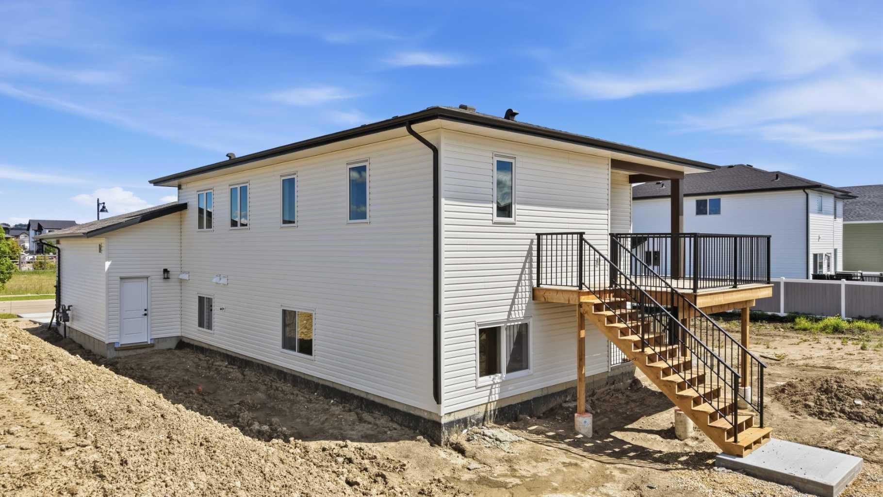 46 Tagish Avenue — photo 5