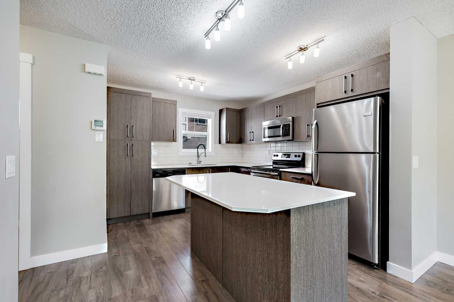606, 1225 Kings Heights Way SE — photo 2