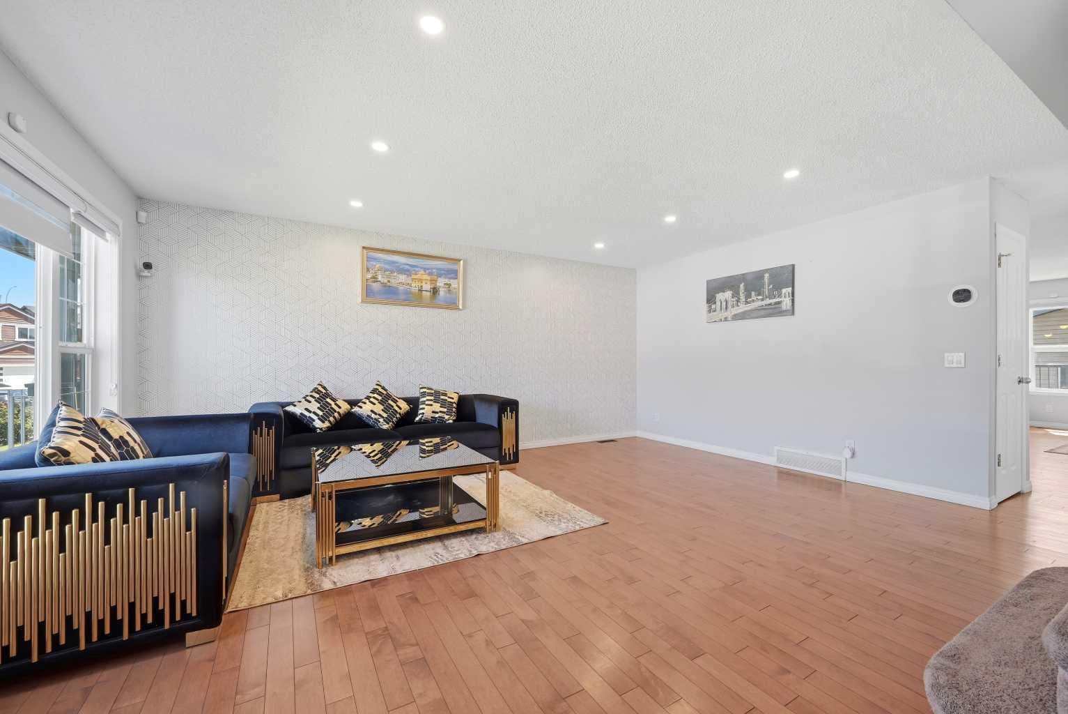 33 Saddlecrest Close NE — photo 4