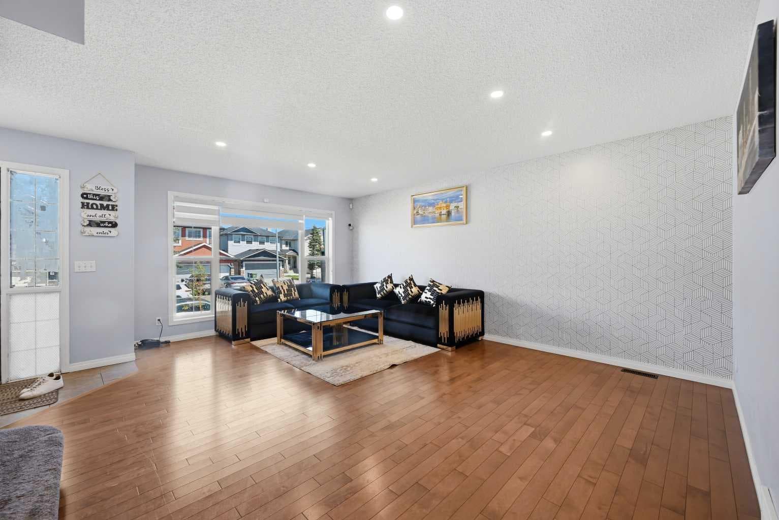 33 Saddlecrest Close NE — photo 5