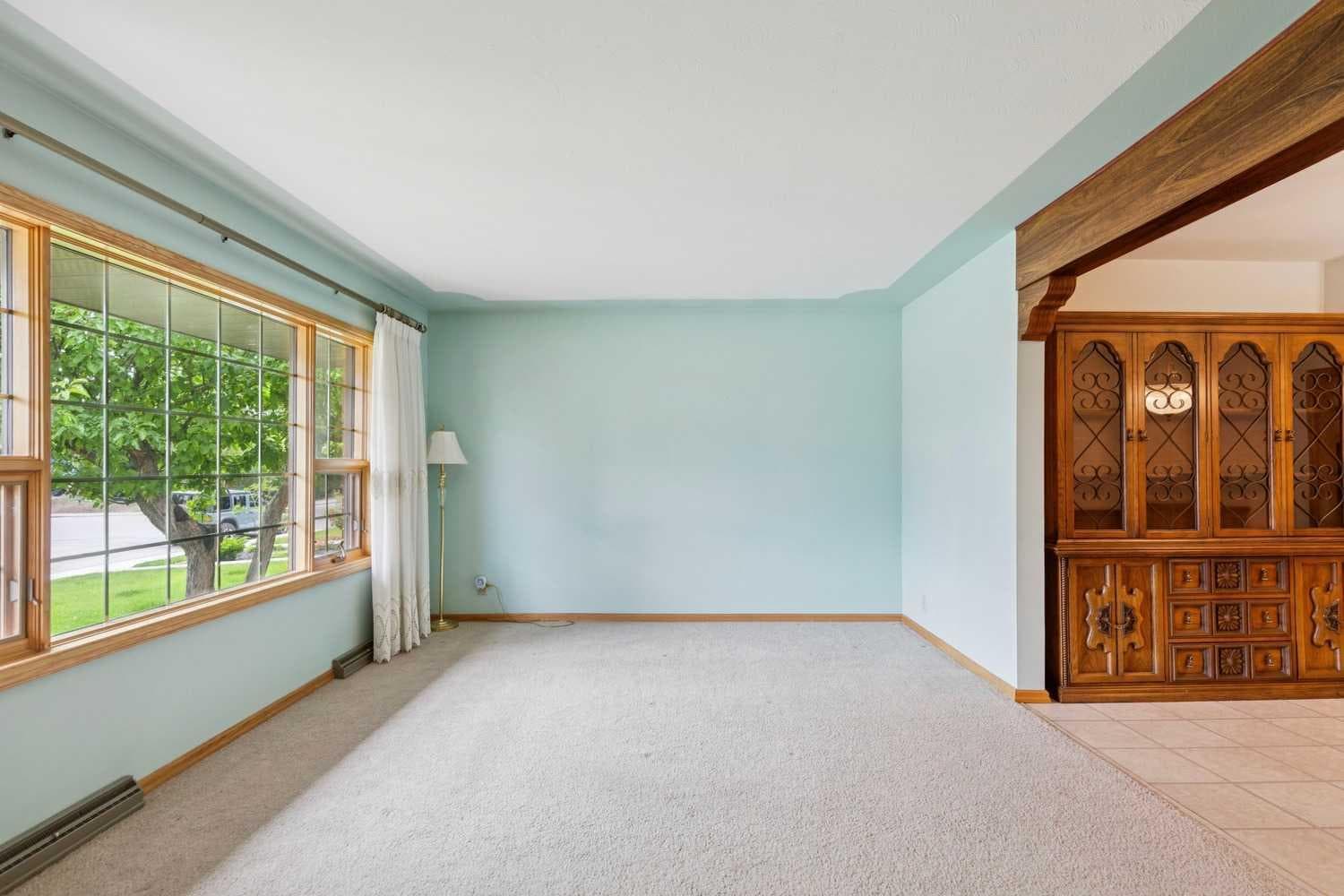 47 Montrose Crescent NE — photo 5