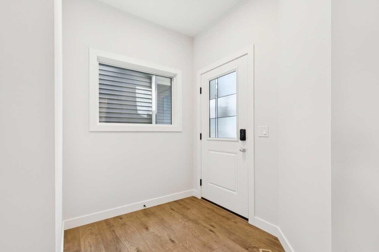 425 Lewiston Landing NE — photo 4