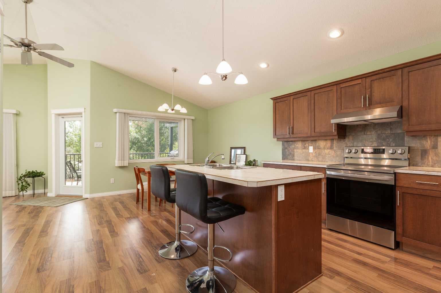 334 Mt Sunburst Way W — photo 3