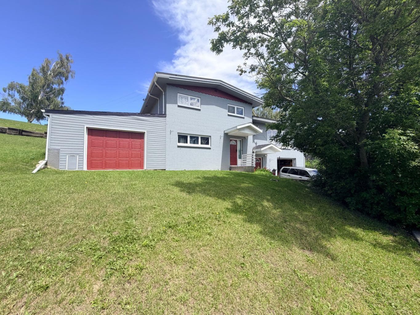771 Dundas Street — photo 2