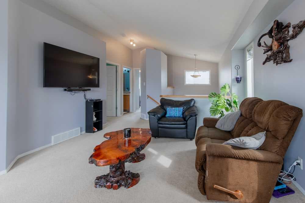 48 Blackfoot Court W — photo 1