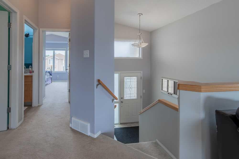 48 Blackfoot Court W — photo 5