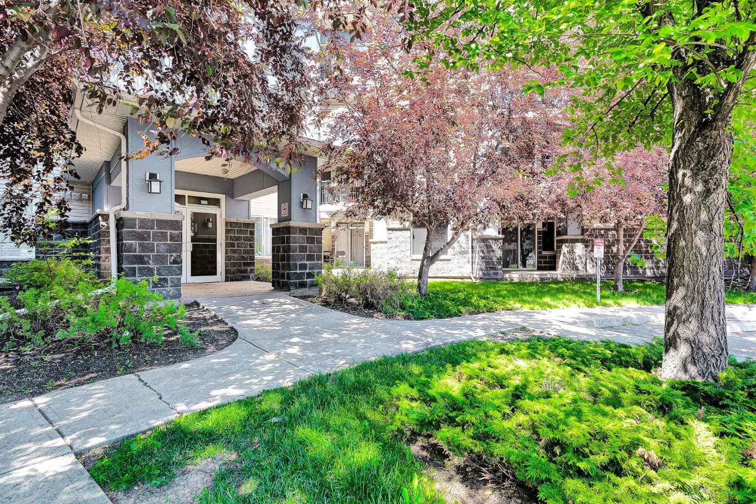 408, 108 Country Village Circle NE — photo 4