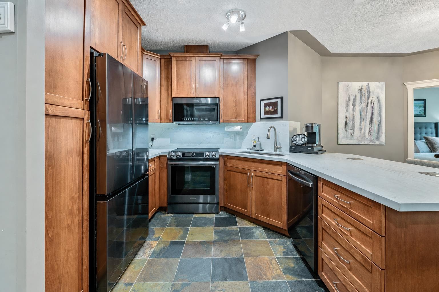 233, 20 Discovery Ridge Close SW — photo 4