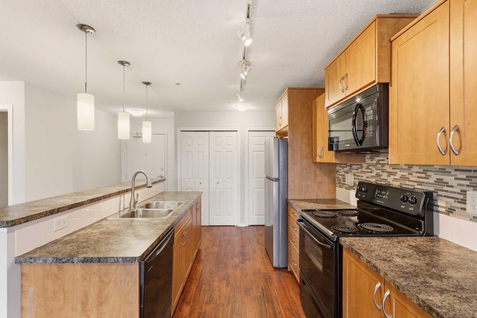 2323, 700 Willowbrook Road NW — photo 3
