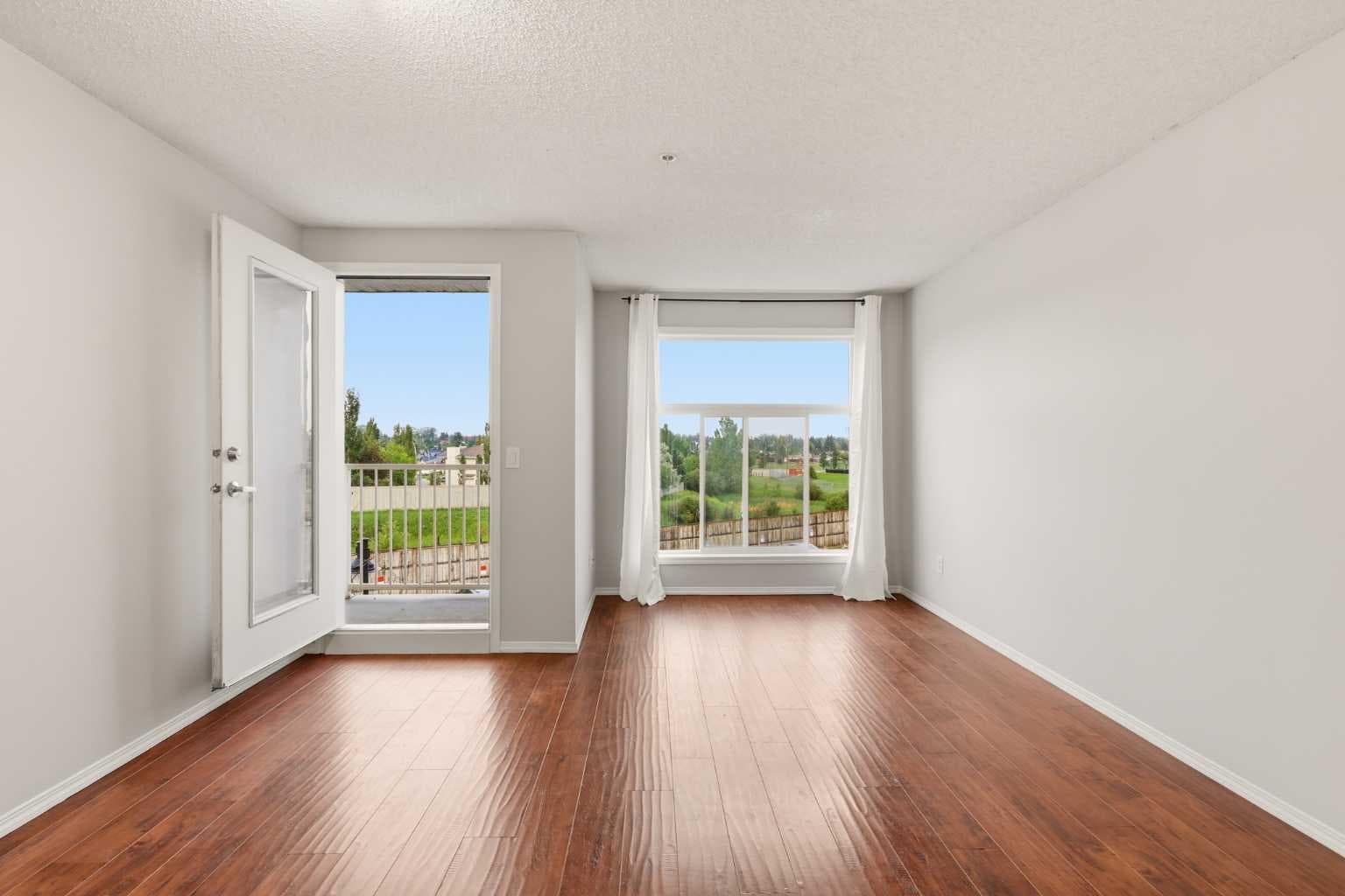 2323, 700 Willowbrook Road NW — photo 5
