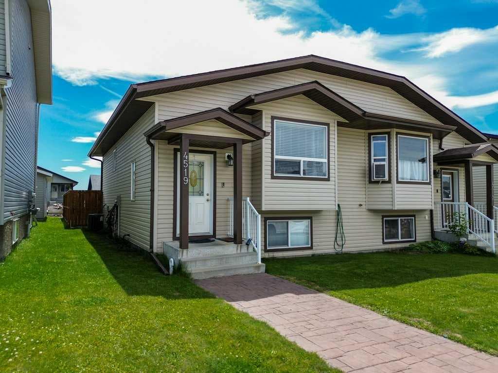 4519 45 Avenue Close Avenue Close — photo 1