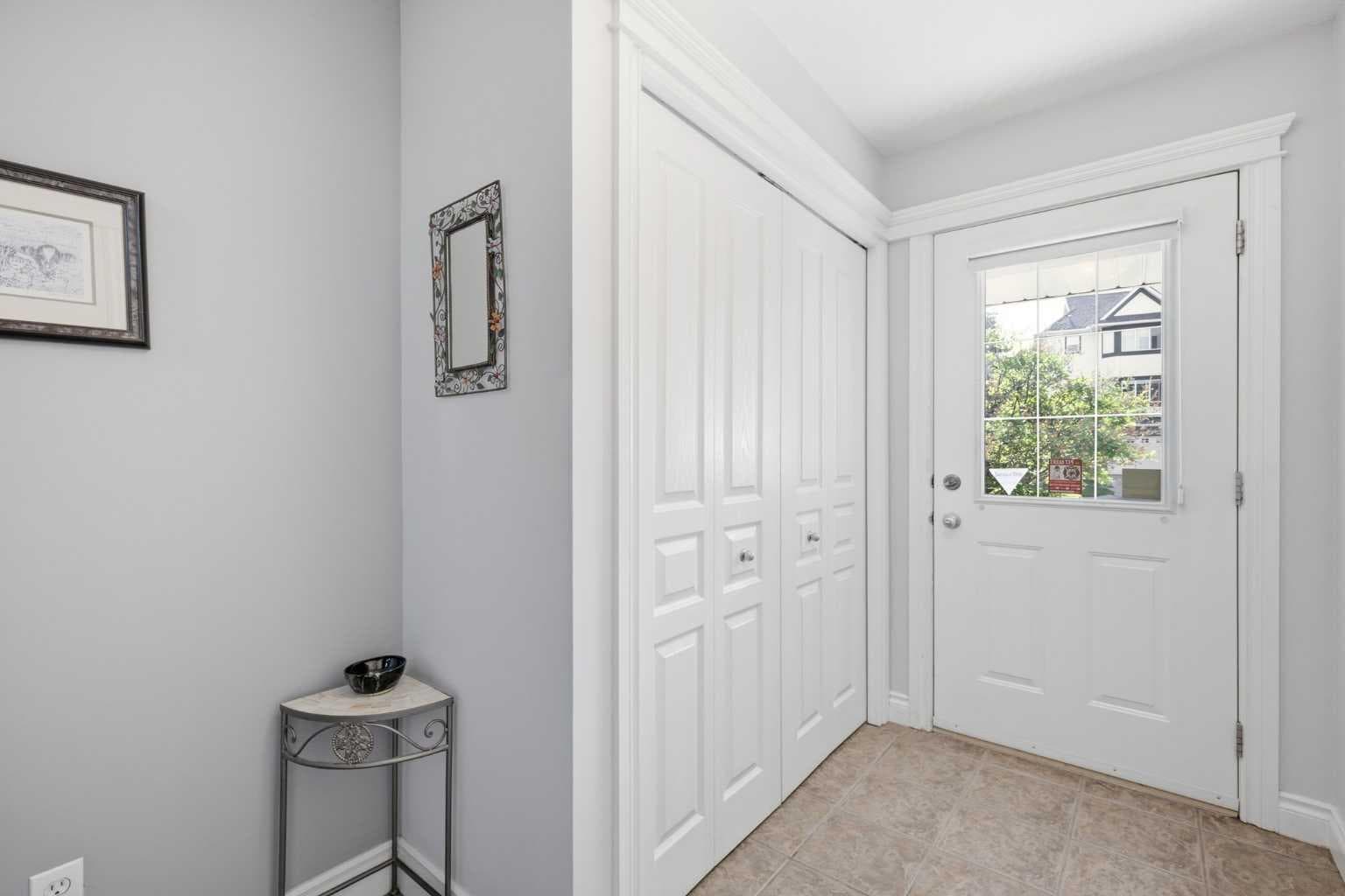 4 Cougar Ridge Mews SW — photo 2