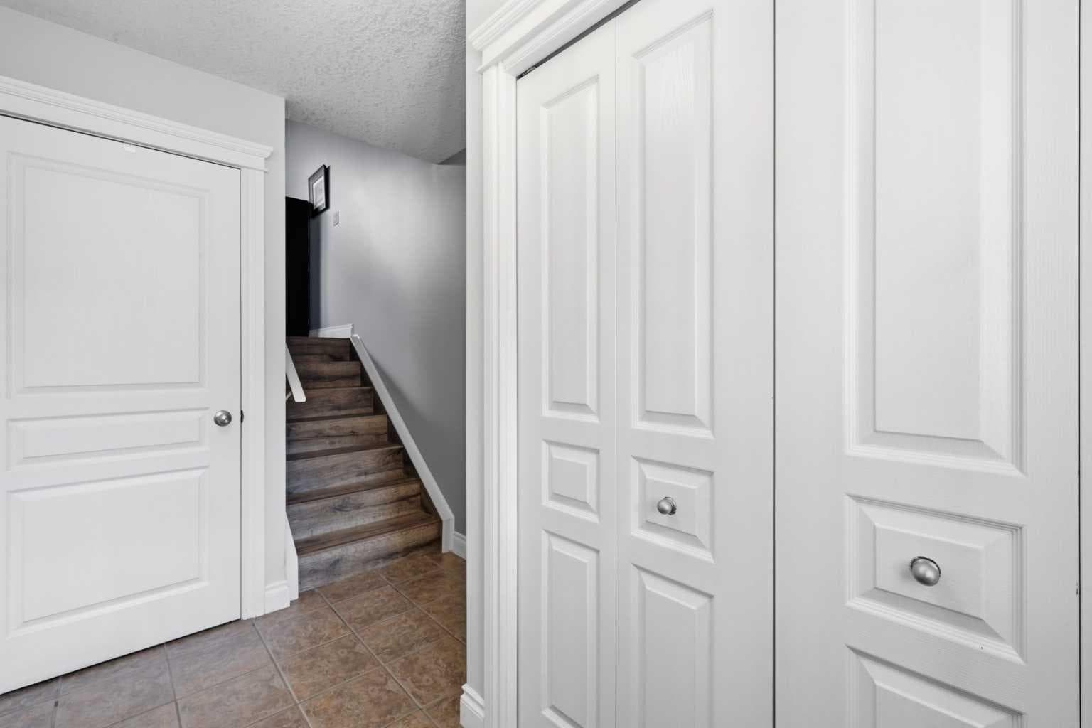 4 Cougar Ridge Mews SW — photo 3