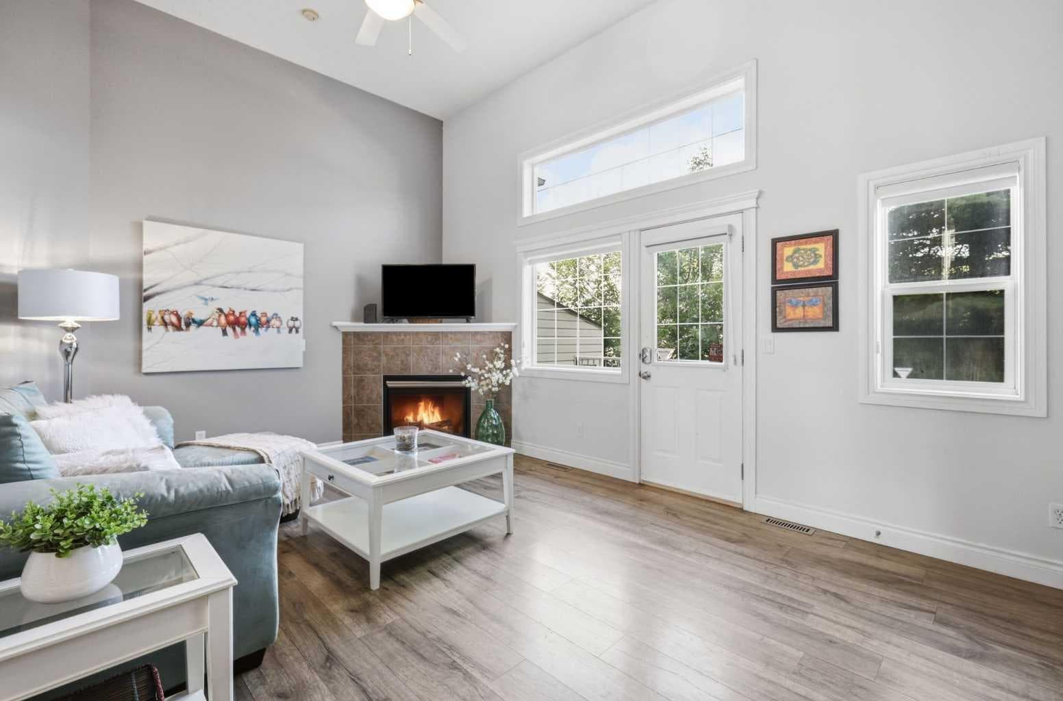 4 Cougar Ridge Mews SW — photo 4