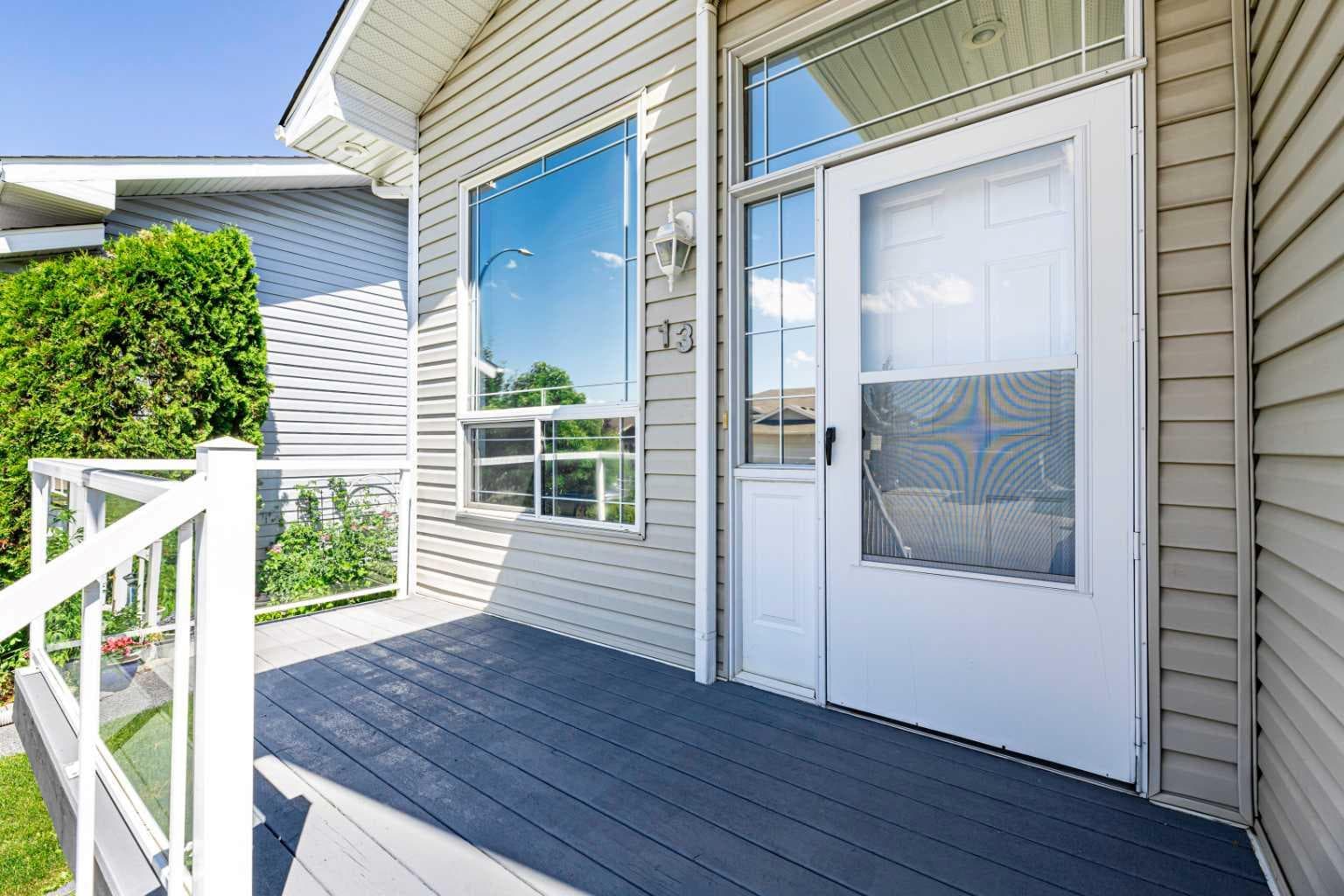 13 Duval Crescent — photo 2