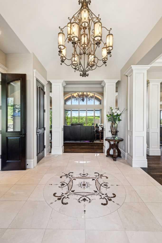 39 Red Willow Crescent W — photo 2