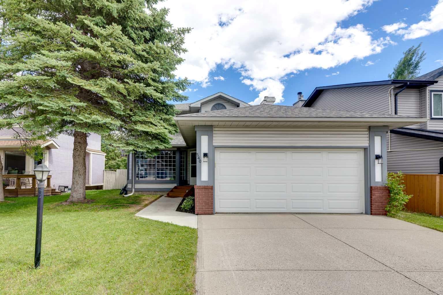 540 Shawinigan Drive SW — photo 1