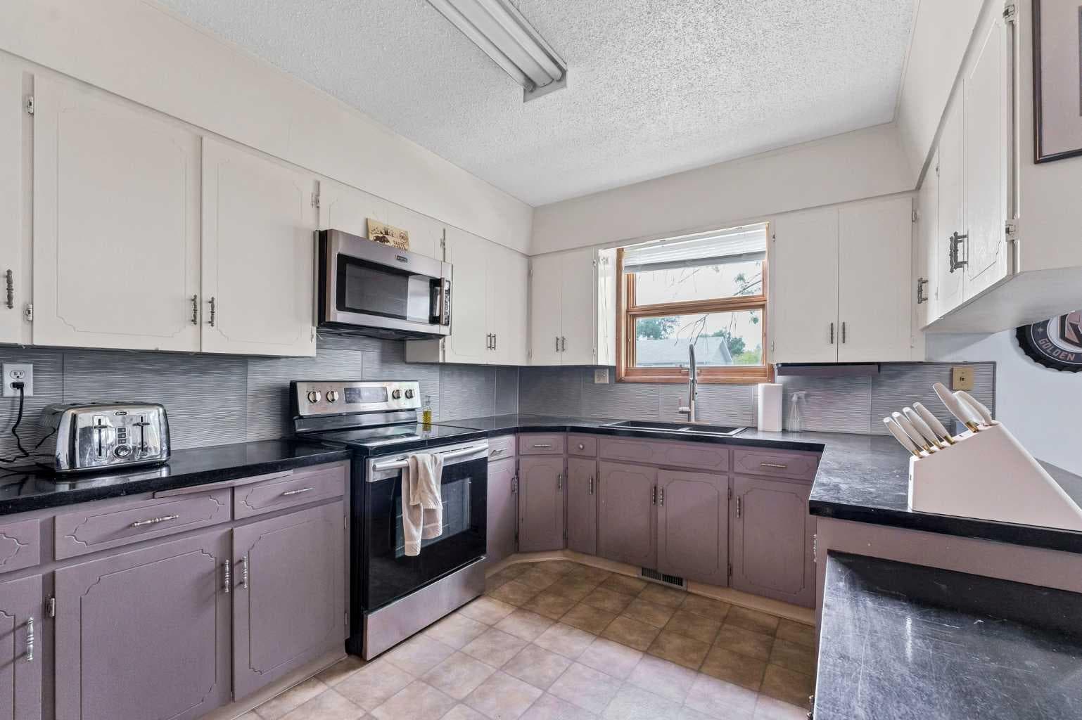 213 6 Street SE — photo 3
