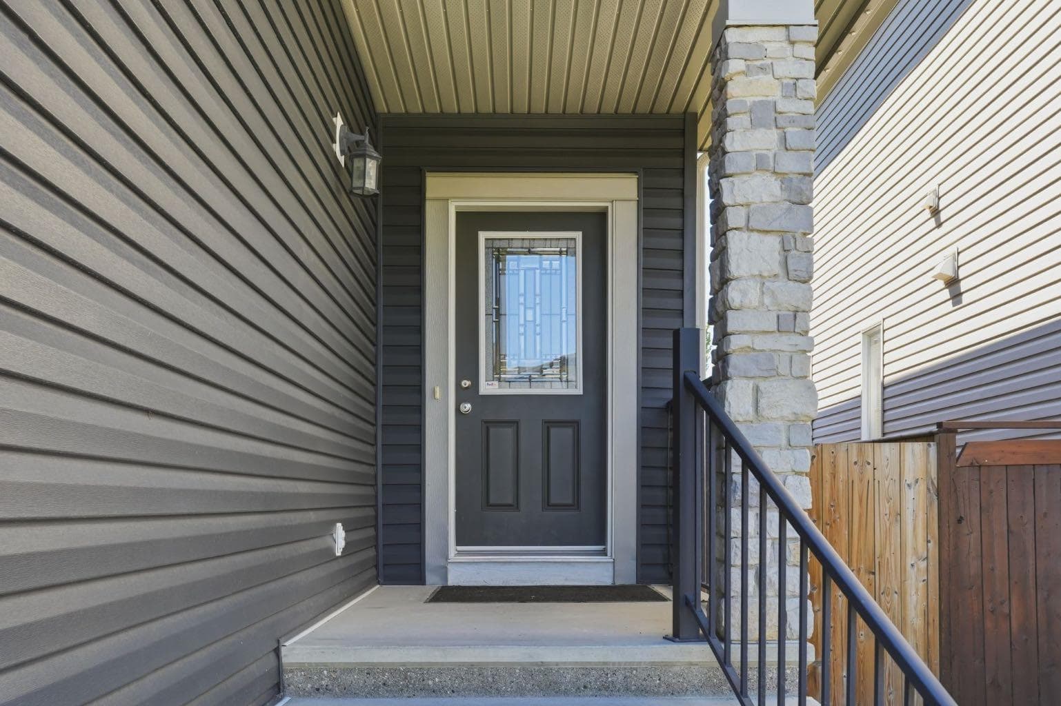 6 Evanspark Manor NW — photo 2