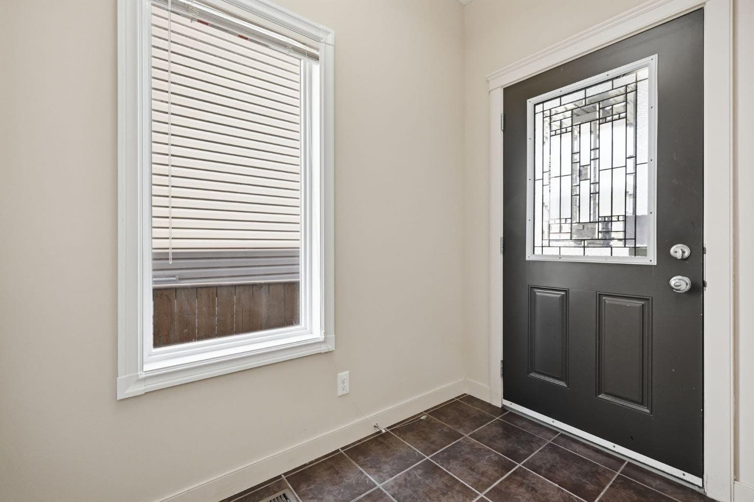 6 Evanspark Manor NW — photo 4
