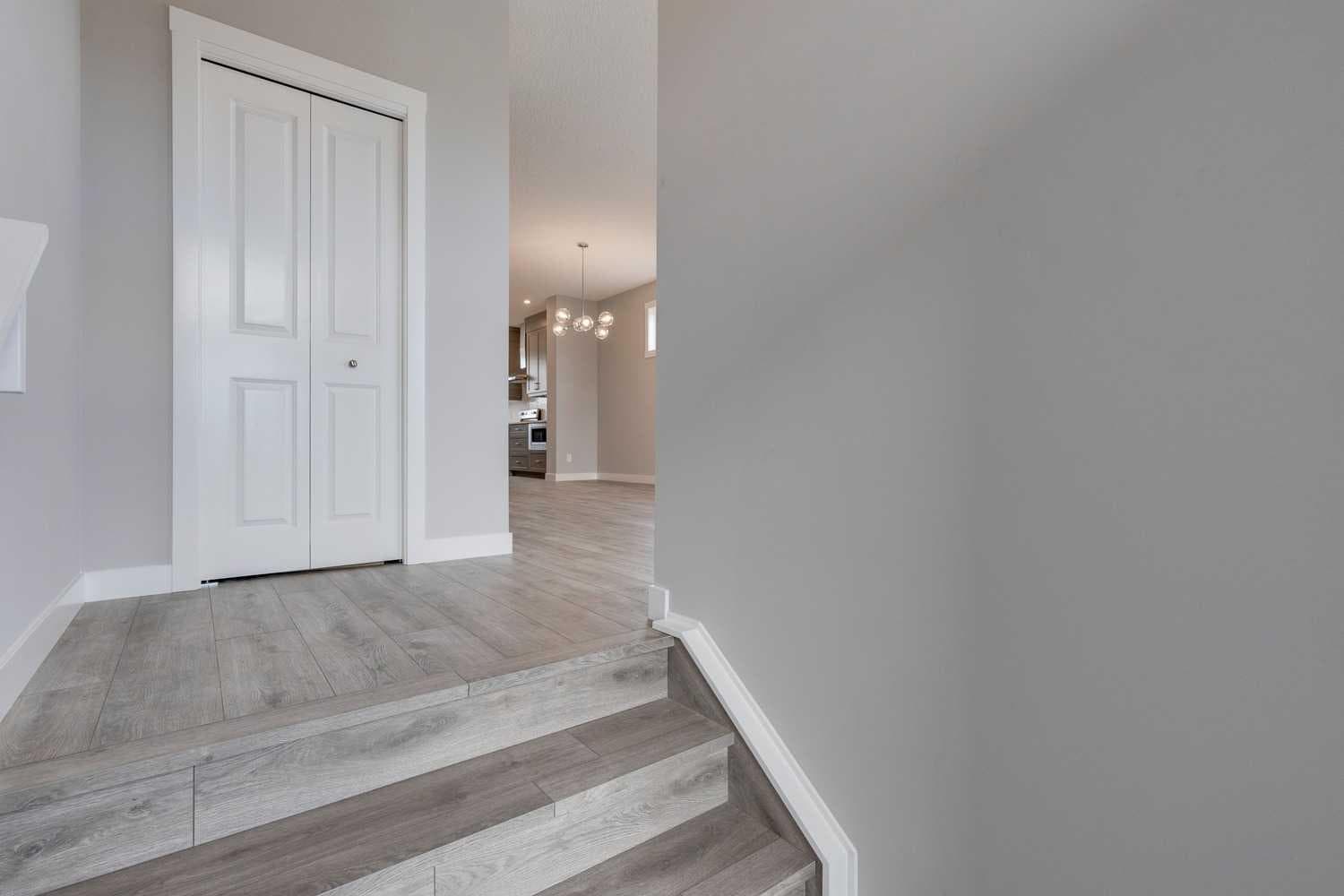 306 Haskayne Drive NW — photo 2