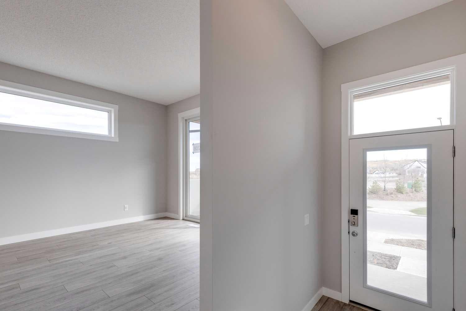 306 Haskayne Drive NW — photo 3